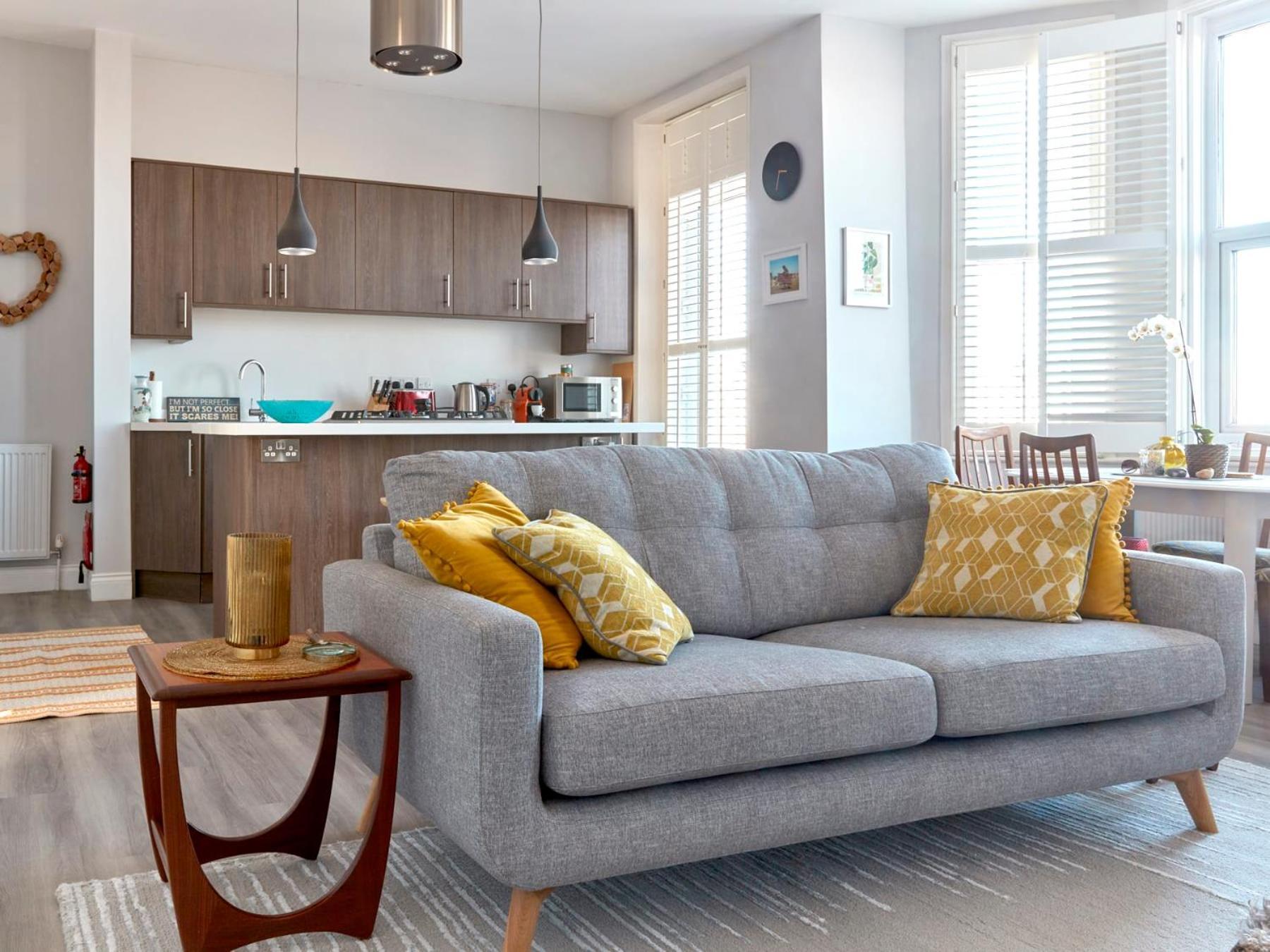 Spacious Beach Front Apartment With Stunning Sea Views Deal Ngoại thất bức ảnh