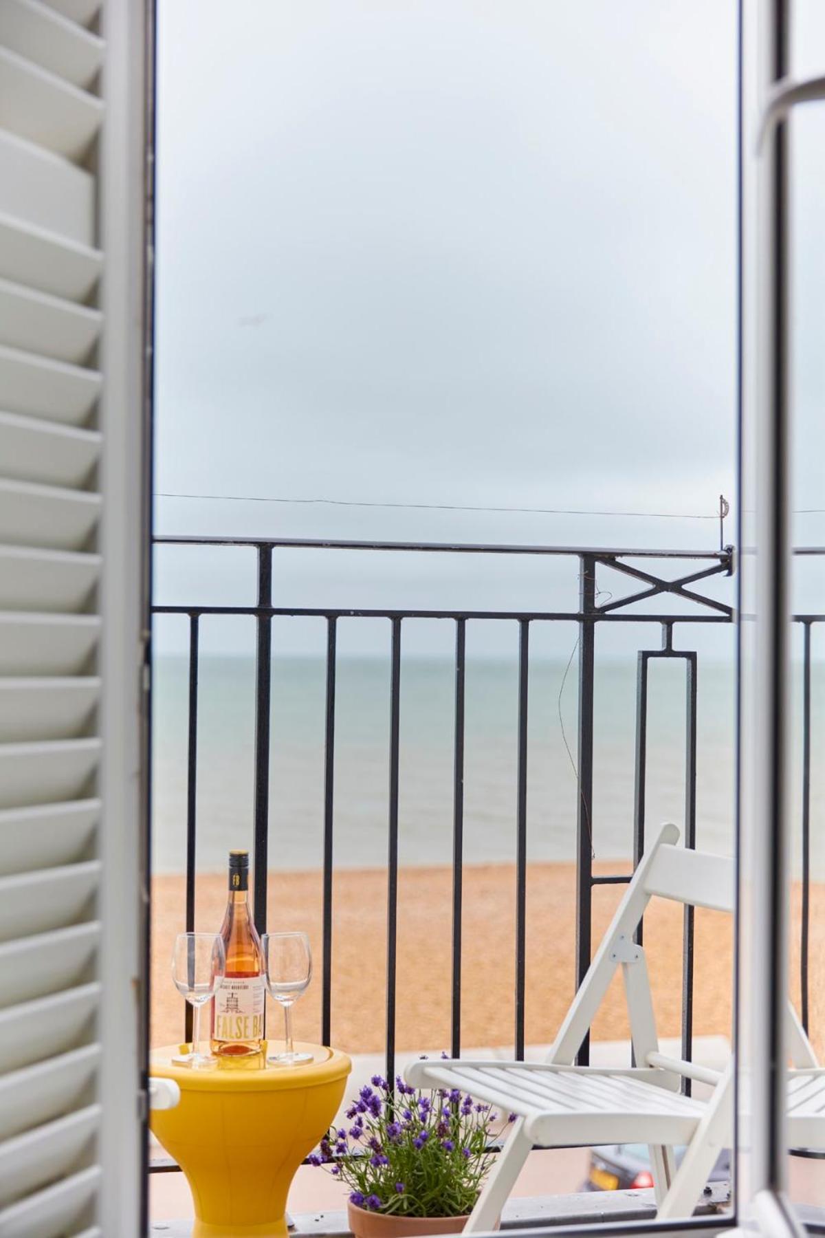 Spacious Beach Front Apartment With Stunning Sea Views Deal Ngoại thất bức ảnh